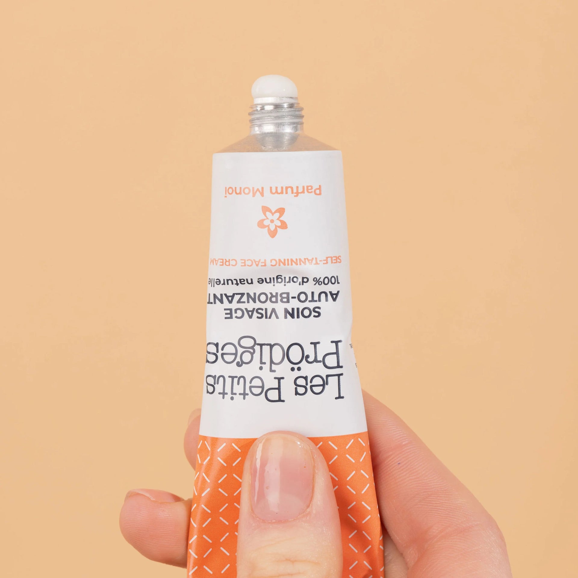 Le soin visage auto-bronzant