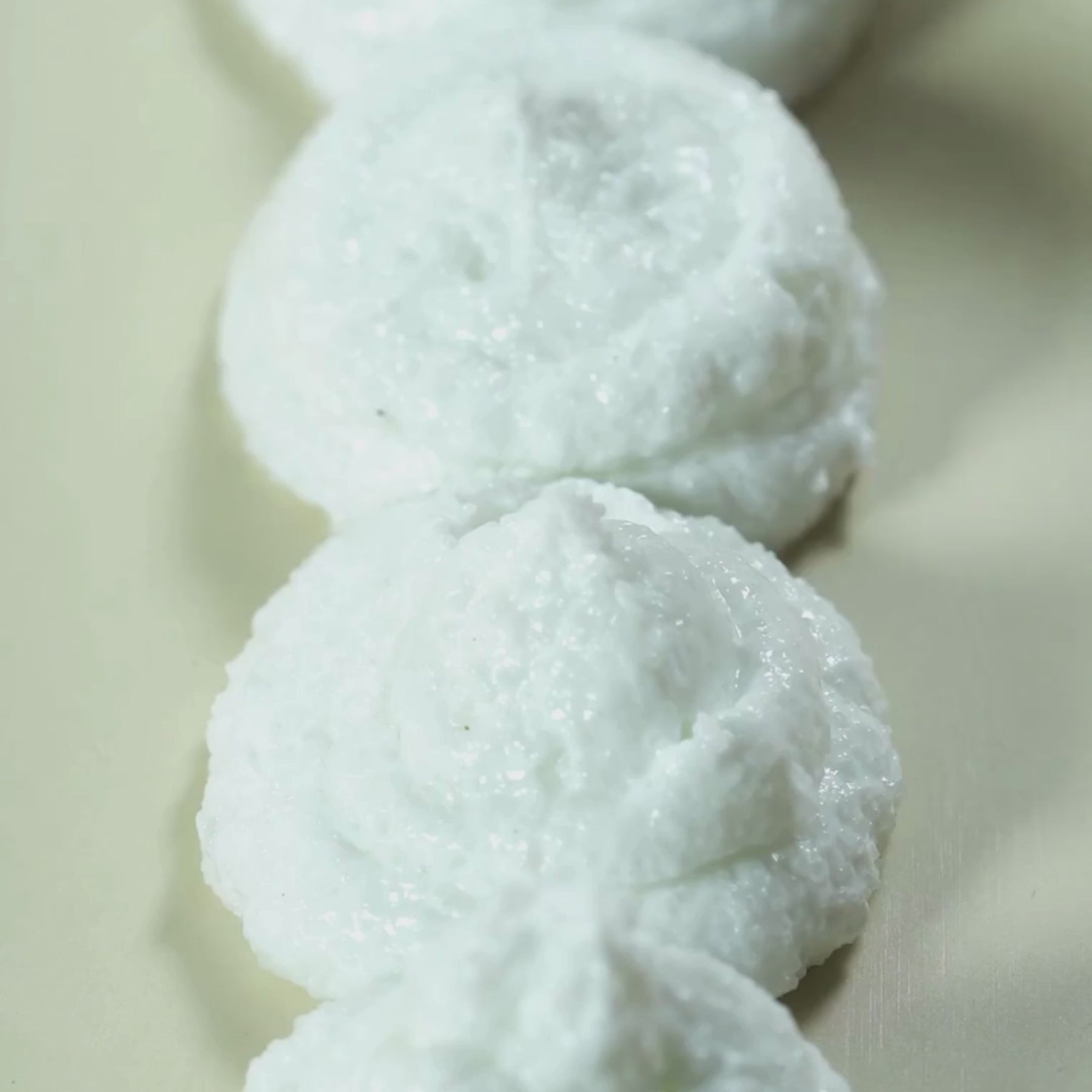 Cut By Fred Depolluting salt scrub 300g