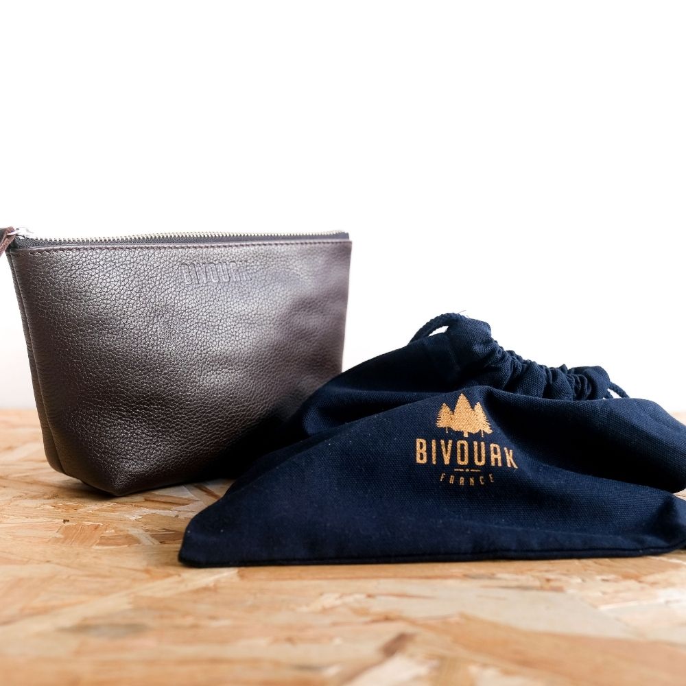Bivouak Paris Men's leather toiletry bag